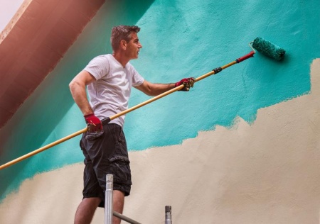 Quelles techniques de peinture pour rajeunir votre façade efficacement ?